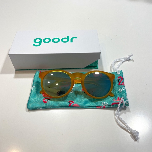 Goodr Freshly Bakes Man Buns Sunglasses - Picture 1 of 4